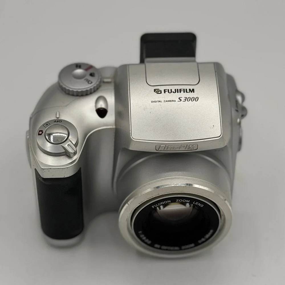 Fujifilm finepix s3000